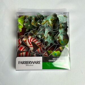 NWOT - Holiday Cookie cutters